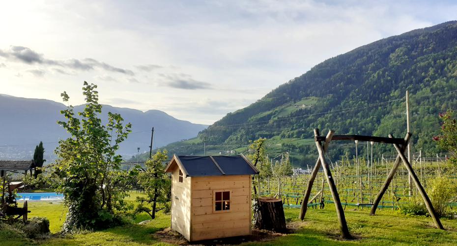 Spielplatz mit Schaukel